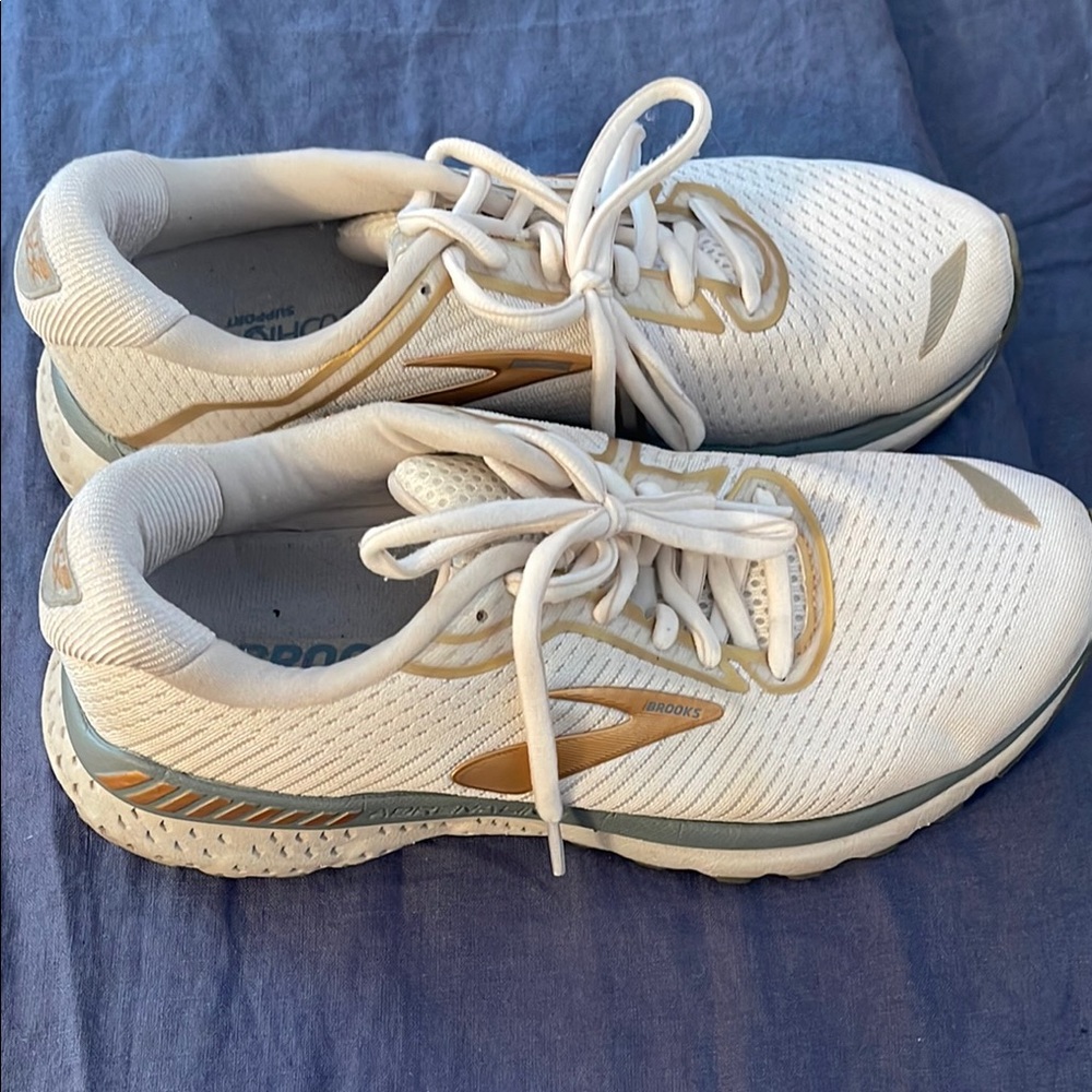 Brooks White Gold Athletic Shoes